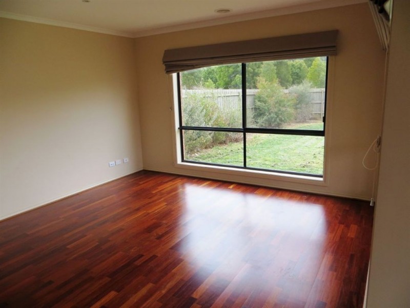 15 Orchard Court, Drouin VIC 3818