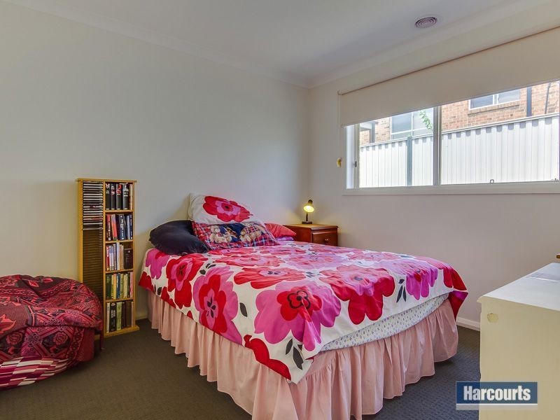 21 Valleyview Grove, Drouin VIC 3818
