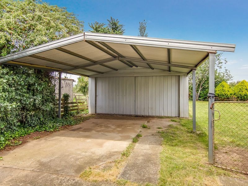 10 Fairchild Street, Drouin VIC 3818