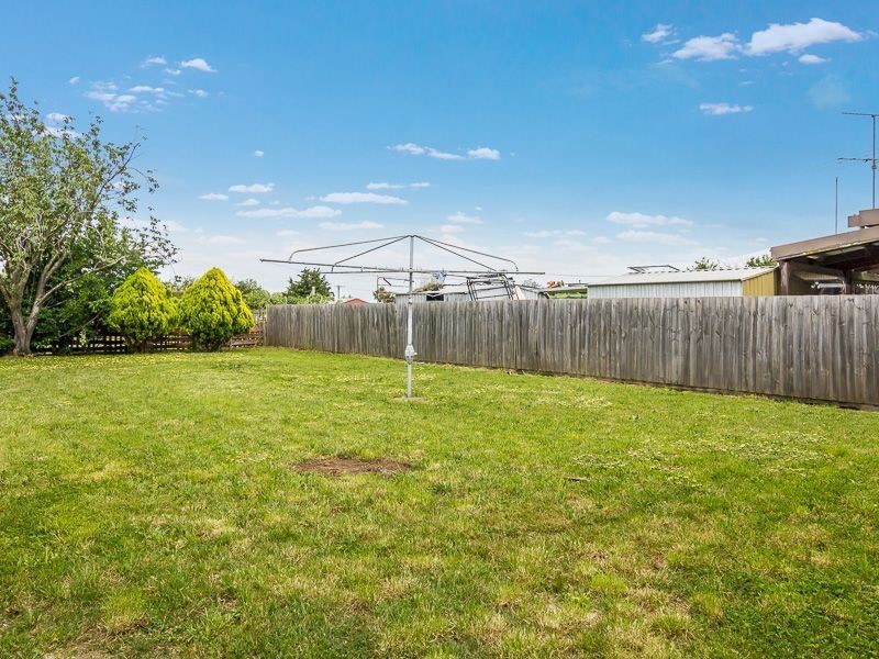 10 Fairchild Street, Drouin VIC 3818