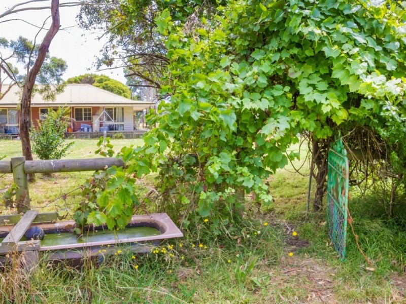 530 Lone Pine Road, Garfield VIC 3814