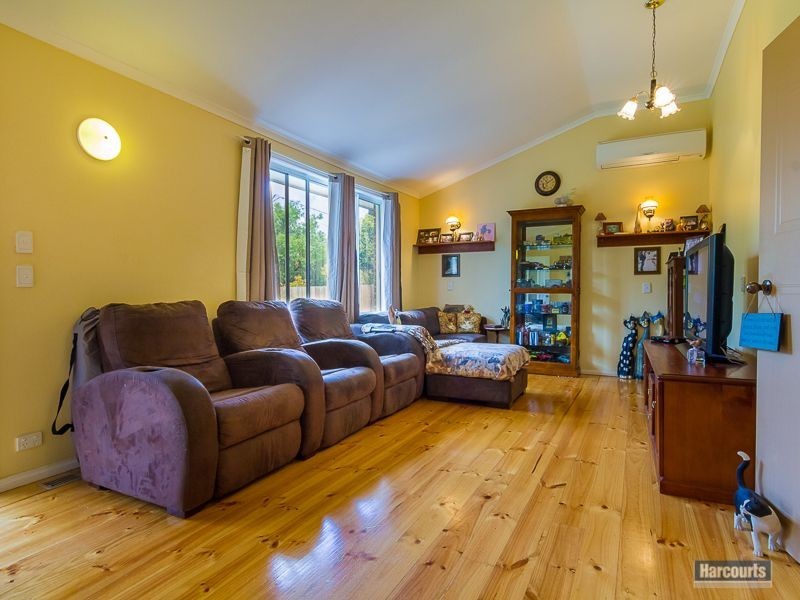 28 Railway Avenue, Bunyip VIC 3815