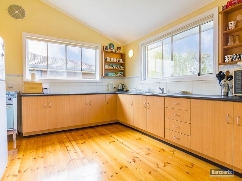 28 Railway Avenue, Bunyip VIC 3815