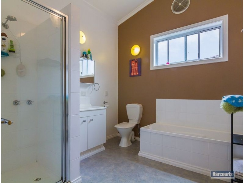 28 Railway Avenue, Bunyip VIC 3815