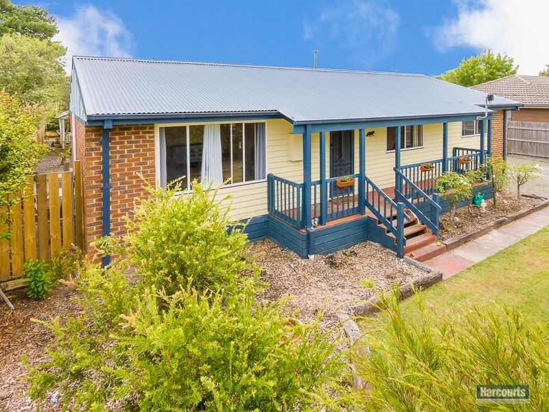 28 Railway Avenue, Bunyip VIC 3815