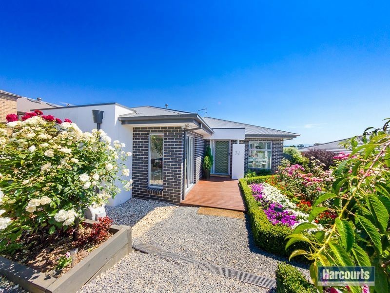 21 Jackson Drive, Drouin VIC 3818