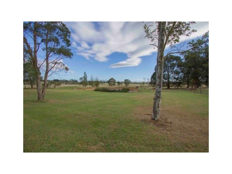 38 Thompson Road, Drouin South VIC 3818