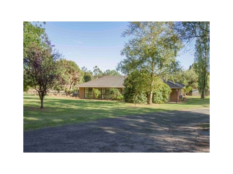 38 Thompson Road, Drouin South VIC 3818