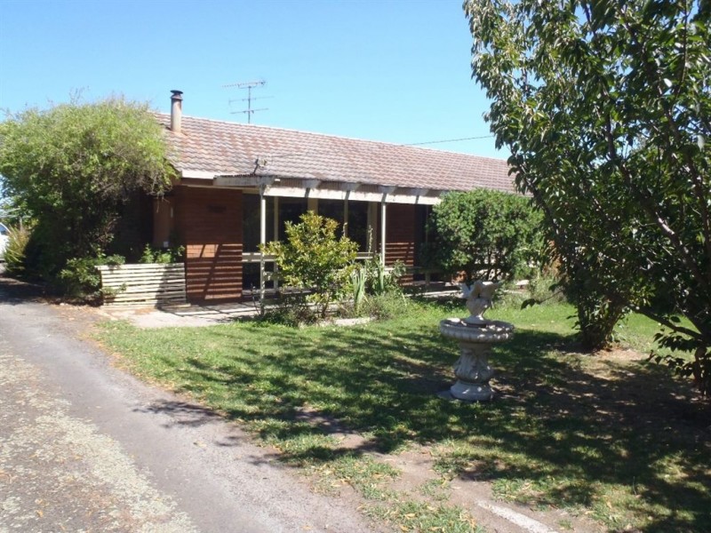 55 Gardner Holman Road, Drouin VIC 3818