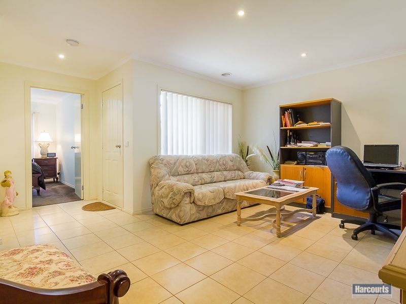 10 Lawrence Road, Drouin VIC 3818