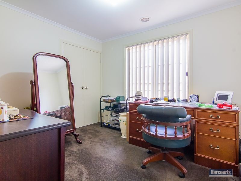 10 Lawrence Road, Drouin VIC 3818