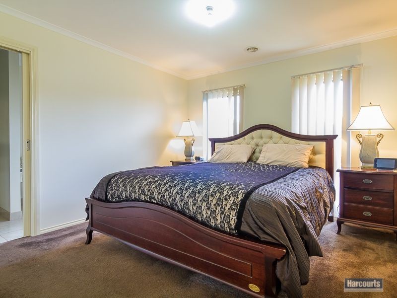 10 Lawrence Road, Drouin VIC 3818