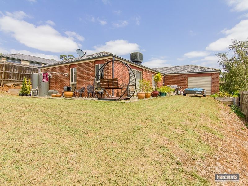 10 Lawrence Road, Drouin VIC 3818