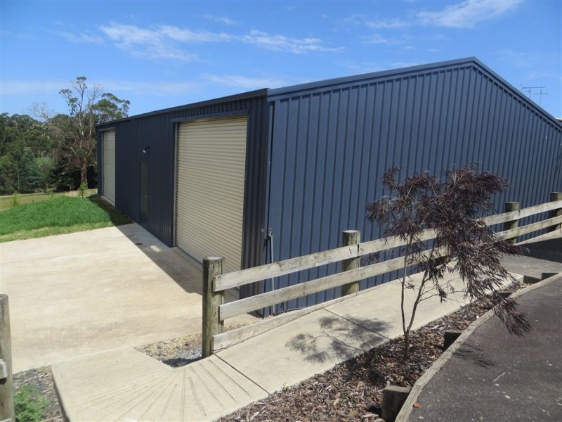 Rear/22 Buln Buln Road, Drouin VIC 3818