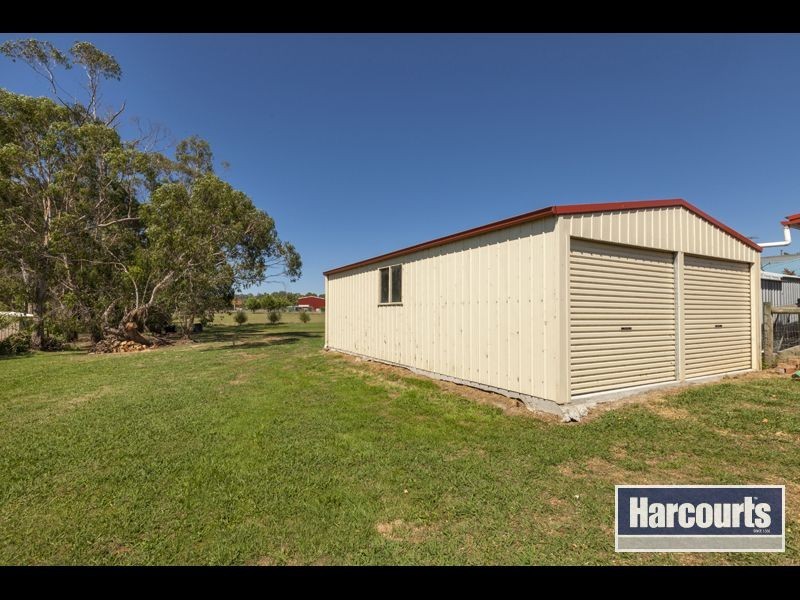 21 Robin Hood Way, Drouin VIC 3818