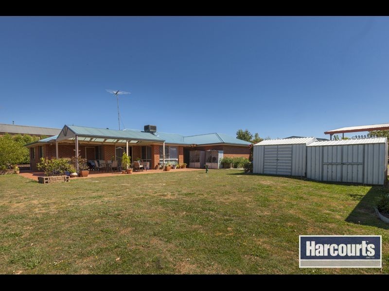 21 Robin Hood Way, Drouin VIC 3818