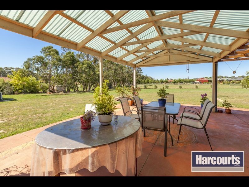 21 Robin Hood Way, Drouin VIC 3818