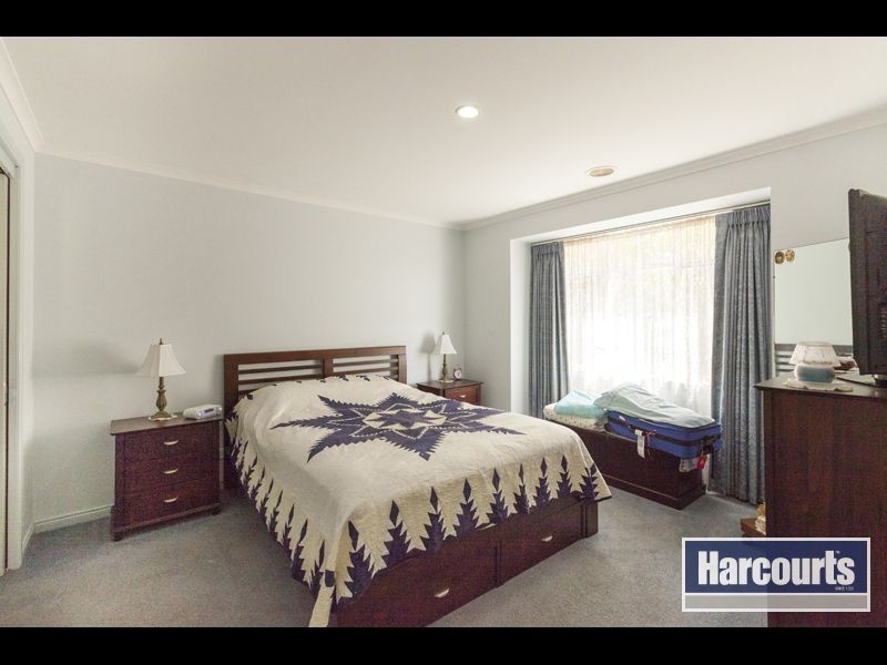 21 Robin Hood Way, Drouin VIC 3818