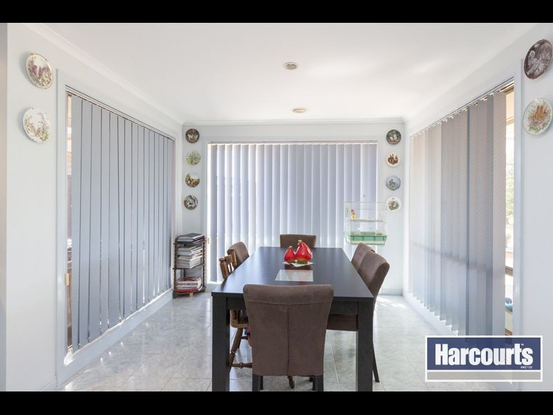 21 Robin Hood Way, Drouin VIC 3818