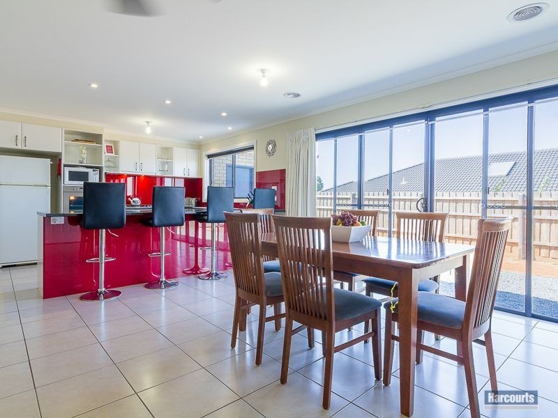 14 Mayfair Drive, Drouin VIC 3818