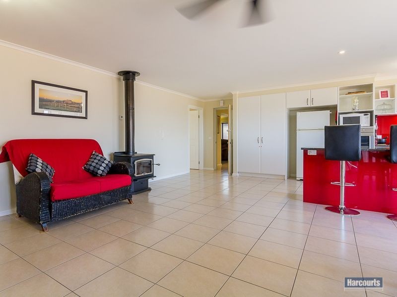 14 Mayfair Drive, Drouin VIC 3818