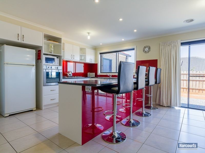 14 Mayfair Drive, Drouin VIC 3818