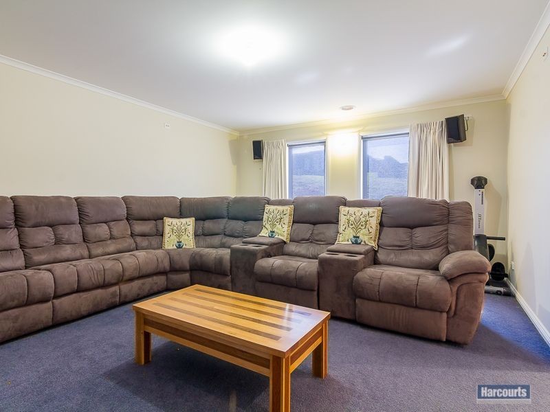 14 Mayfair Drive, Drouin VIC 3818