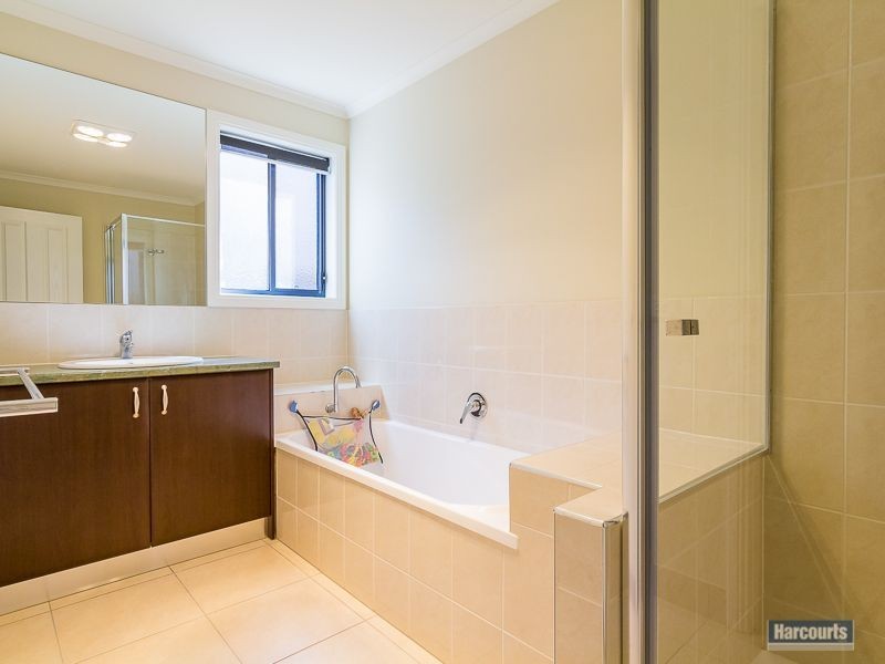 14 Mayfair Drive, Drouin VIC 3818