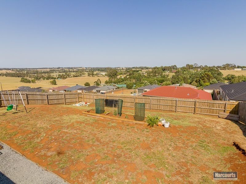 14 Mayfair Drive, Drouin VIC 3818