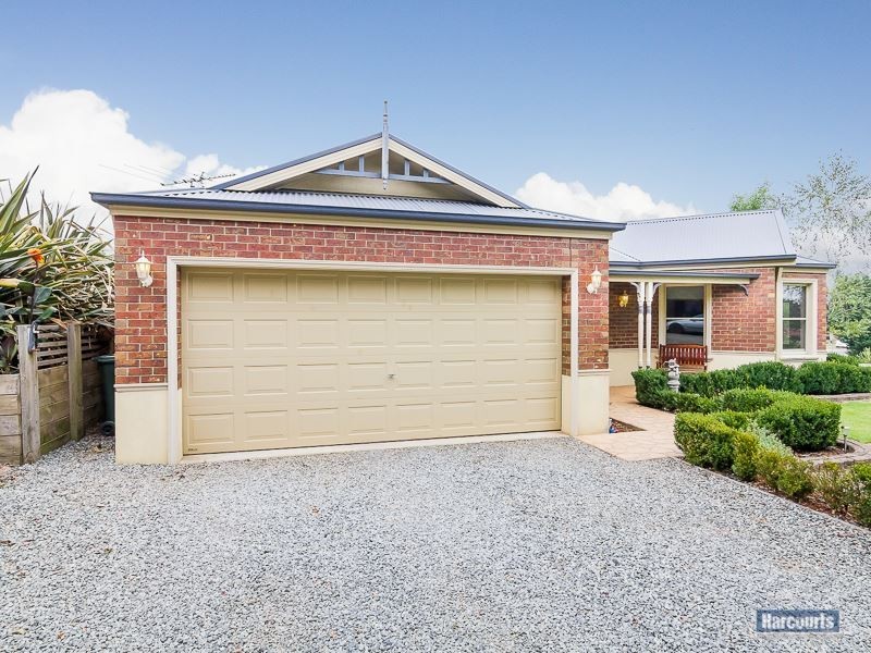17 Carlile Court, Drouin VIC 3818