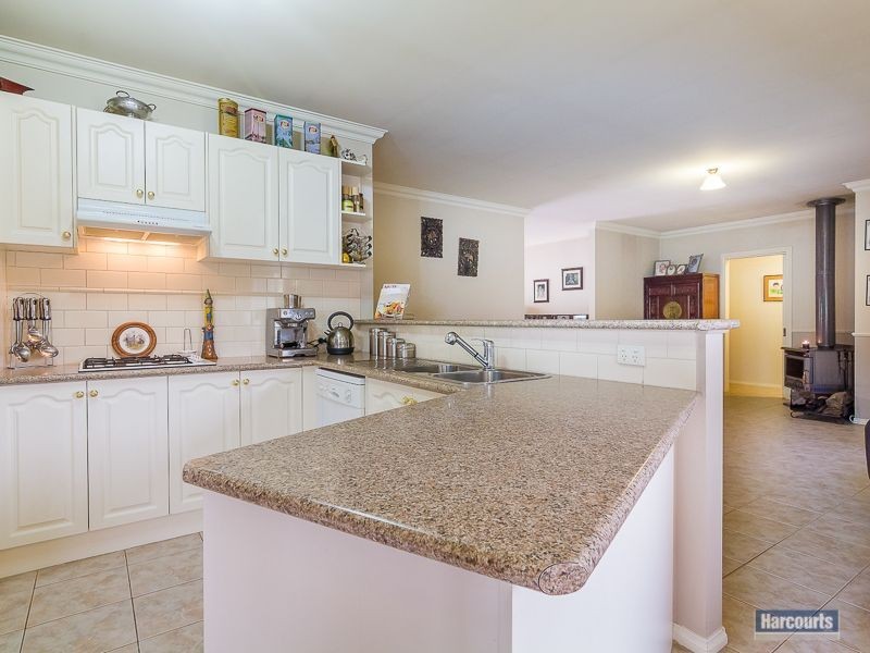 17 Carlile Court, Drouin VIC 3818