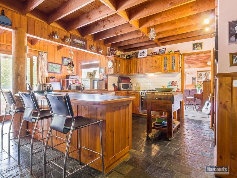 70 Clarke and Barr Road, Jindivick VIC 3818