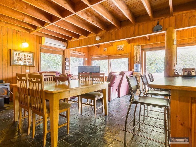 70 Clarke and Barr Road, Jindivick VIC 3818