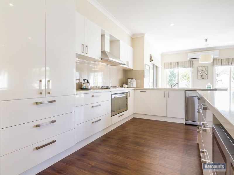 7 Lakeside Court, Drouin VIC 3818