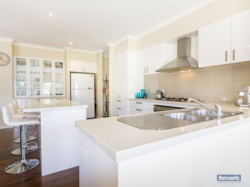 7 Lakeside Court, Drouin VIC 3818