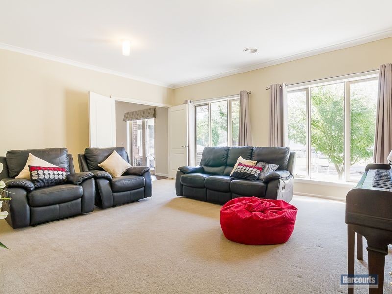 7 Lakeside Court, Drouin VIC 3818