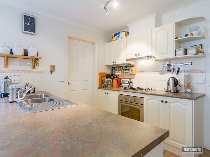 2/23 Albert Road, Drouin VIC 3818