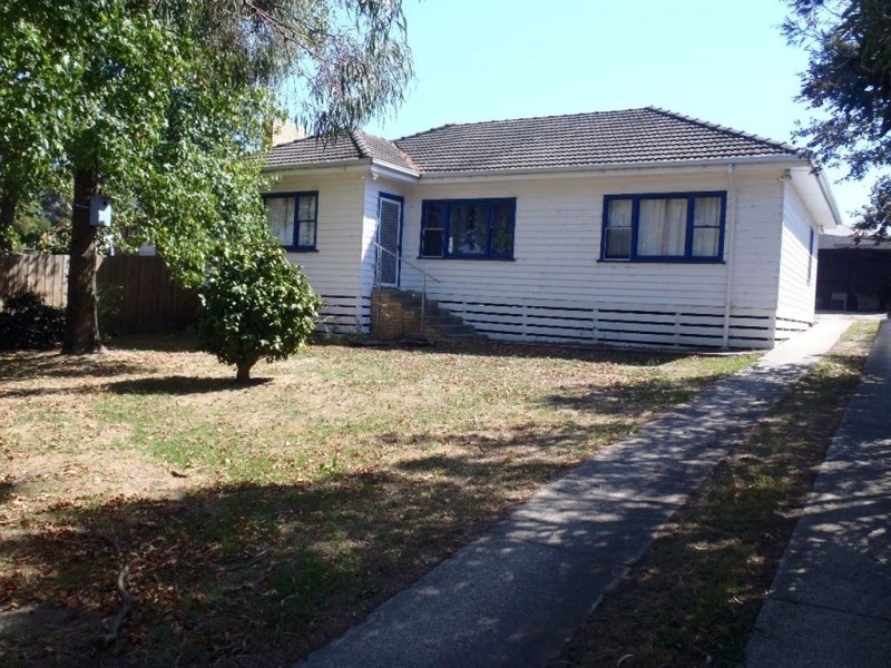 2 May Court, Garfield VIC 3814