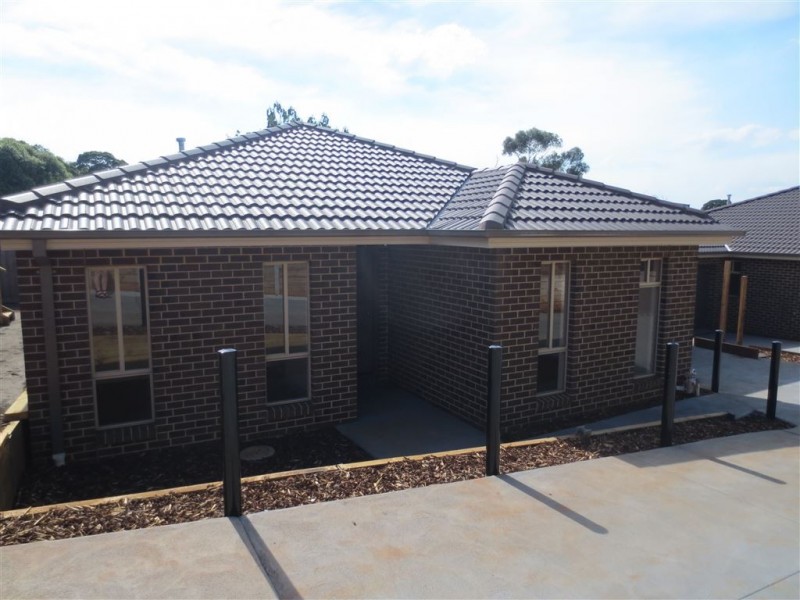 2/22 Main South Road, Drouin VIC 3818