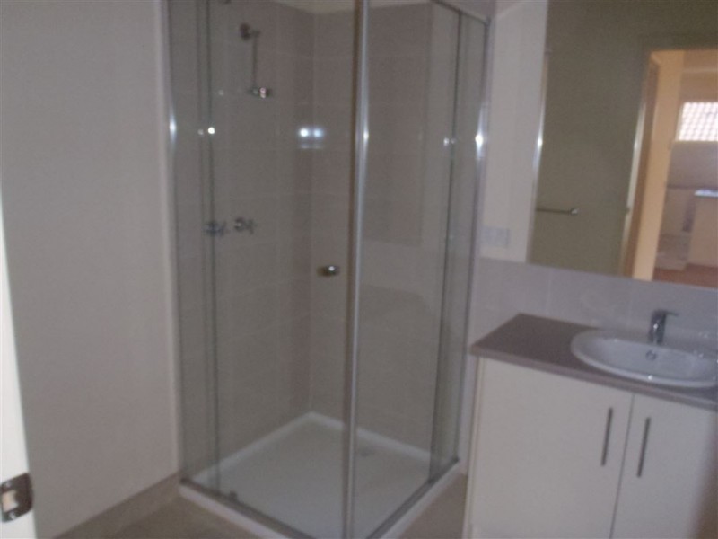 2/22 Main South Road, Drouin VIC 3818