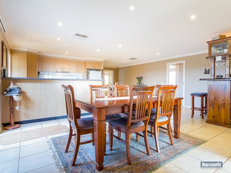 5 Rus Rees Court, Drouin VIC 3818