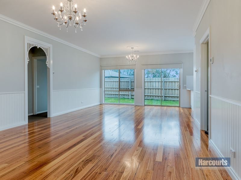 99 Cook Street, Drouin VIC 3818