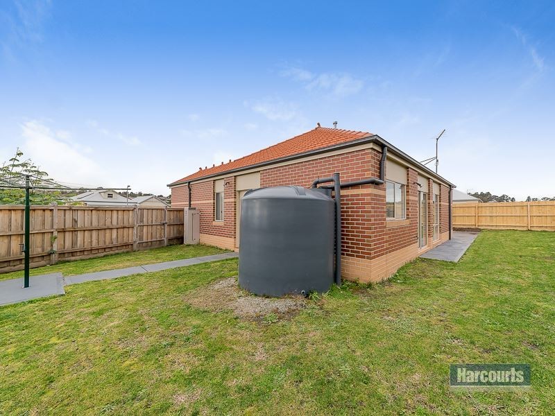 99 Cook Street, Drouin VIC 3818