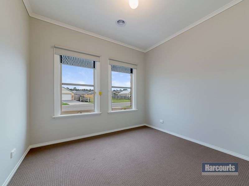 99 Cook Street, Drouin VIC 3818