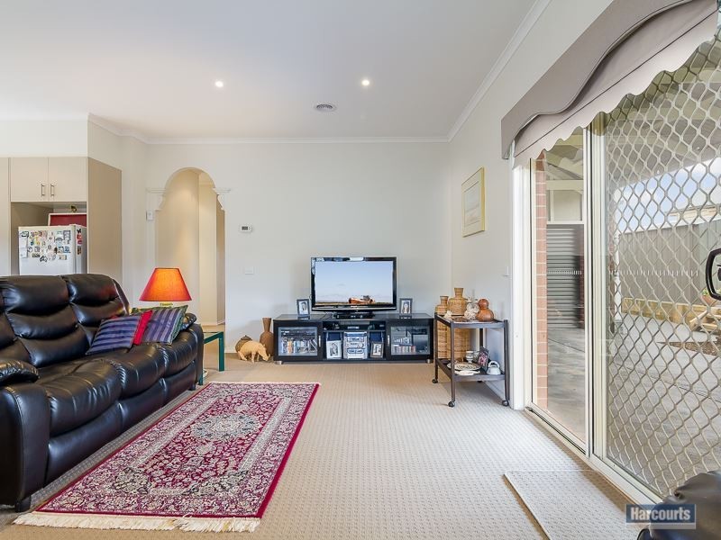 26 Clifford Drive, Drouin VIC 3818