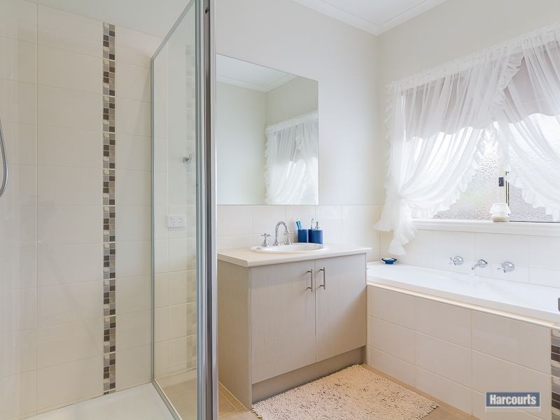 26 Clifford Drive, Drouin VIC 3818