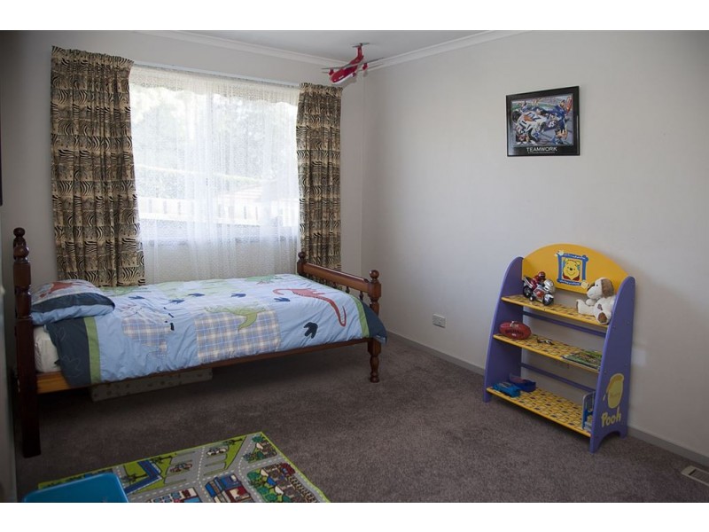 64 Lardner Road, Drouin VIC 3818