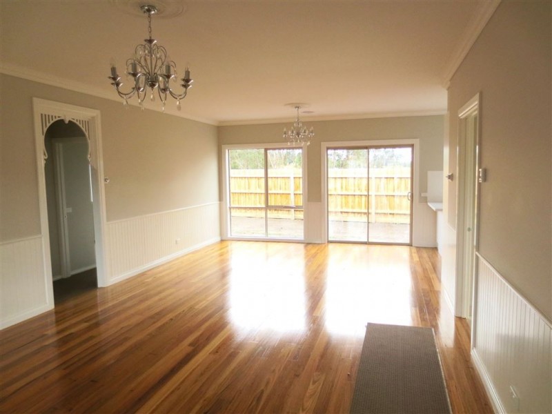 99 Cook Street, Drouin VIC 3818