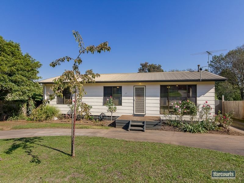 37 Ferris Street, Drouin VIC 3818