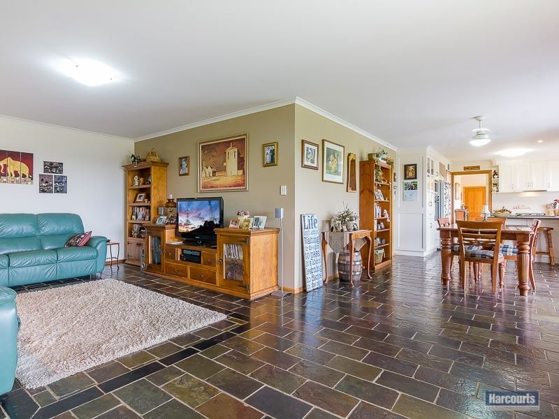 8A Greenland Drive, Drouin VIC 3818